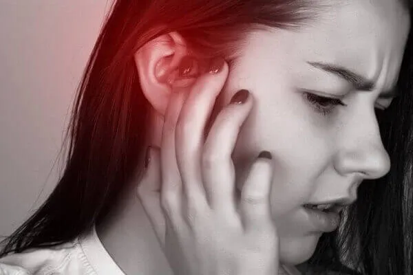 Nóng hai tai báo hiệu điều gì